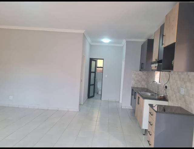 2 BEDROOM APARTMENT TO LET IN BEDFORD GARDENS